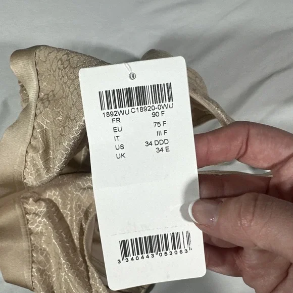 NWT $78 Chantelle [‎ 34DDD US ] C Magnifique Wirefree Bra in Nude #7001